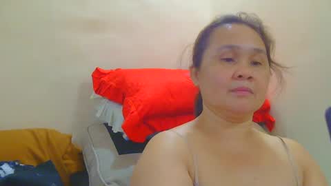 Snapshot of prettynhing chatting on July 10, 2:30 pm Nhing online show from July 10, 2:30 pm