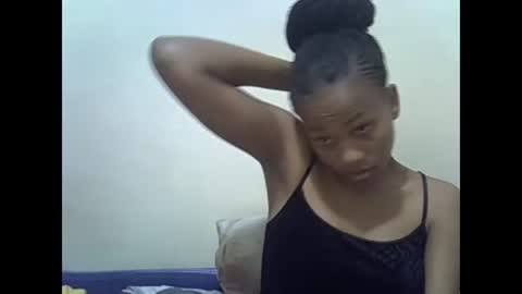 Snapshot of prettyqueenn1 chatting on January 11, 11:56 am sharon online show from January 11, 11:56 am