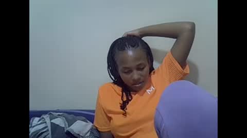 Snapshot of prettyqueenn1 chatting on January 11, 9:36 pm sharon online show from January 11, 9:36 pm