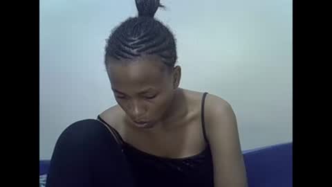 Snapshot of prettyqueenn1 chatting on January 30, 6:21 pm sharon online show from January 30, 6:21 pm