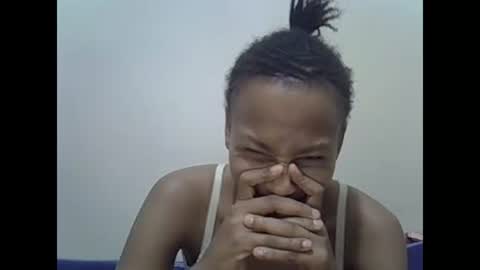 Snapshot of prettyqueenn1 chatting on February 18, 10:03 pm sharon online show from February 18, 10:03 pm