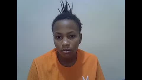 Snapshot of prettyqueenn1 chatting on February 22, 11:24 am sharon online show from February 22, 11:24 am