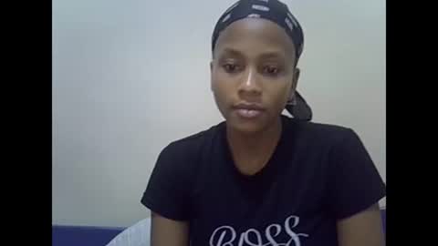 Snapshot of prettyqueenn1 chatting on February 26, 2:15 am sharon online show from February 26, 2:15 am