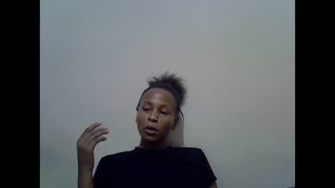 Snapshot of prettyqueenn1 chatting on March 1, 10:31 pm sharon online show from March 1, 10:31 pm