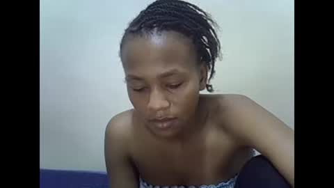 Snapshot of prettyqueenn1 chatting on March 7, 6:43 pm sharon online show from March 7, 6:43 pm