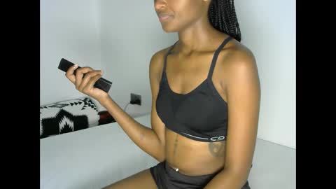 prettyquiny254 online show from October 17, 2:30 pm