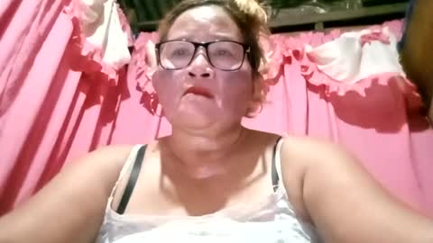 Snapshot of prettyrose01 chatting on June 29, 12:38 pm prettyrose01 online show from June 29, 12:38 pm