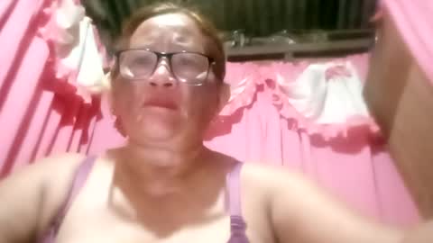Snapshot of prettyrose01 chatting on August 6, 1:13 pm prettyrose01 online show from August 6, 1:13 pm