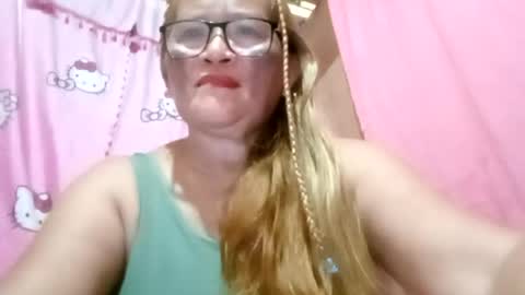 Snapshot of prettyrose01 chatting on August 7, 7:21 am prettyrose01 online show from August 7, 7:21 am