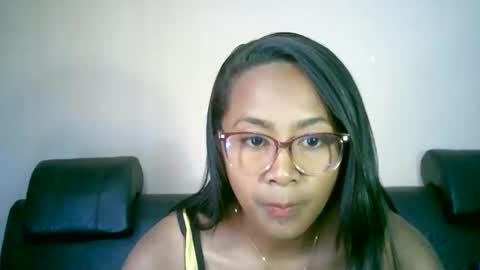 Snapshot of prettysexy3601 chatting on May 13, 7:17 am prettysexy3601 online show from May 13, 7:17 am