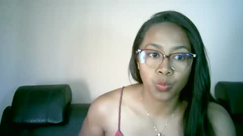 Snapshot of prettysexy3601 chatting on May 19, 6:20 am prettysexy3601 online show from May 19, 6:20 am