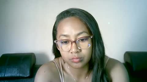 Snapshot of prettysexy3601 chatting on May 21, 6:09 am prettysexy3601 online show from May 21, 6:09 am