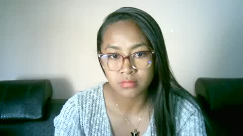 Snapshot of prettysexy3601 chatting on June 18, 6:13 am prettysexy3601 online show from June 18, 6:13 am