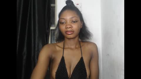 prettysexy6 online show from March 28, 9:25 pm