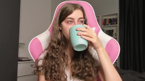 Snapshot of prettysomething chatting on May 11, 6:19 am Sophie next stream will be at Monday i will wait you guys online show from May 11, 6:19 am