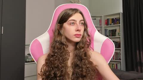 Snapshot of prettysomething chatting on June 2, 6:48 am Sophie next stream will be at Monday i will wait you guys online show from June 2, 6:48 am