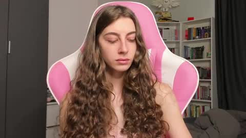 Snapshot of prettysomething chatting on June 9, 7:31 am Sophie next stream will be at Monday i will wait you guys online show from June 9, 7:31 am
