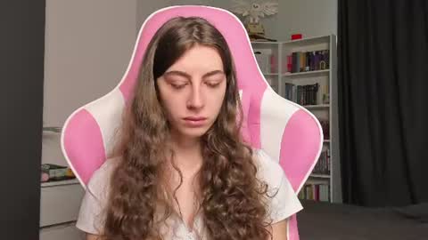 Snapshot of prettysomething chatting on June 11, 6:00 am Sophie next stream will be at Monday i will wait you guys online show from June 11, 6:00 am