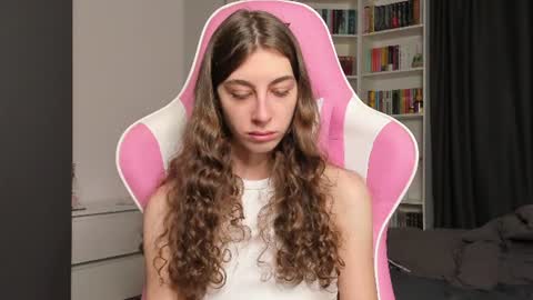 Snapshot of prettysomething chatting on June 18, 6:24 am Sophie next stream will be at Monday i will wait you guys online show from June 18, 6:24 am