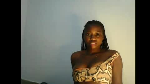 Snapshot of prettyxxpac chatting on June 19, 7:17 pm prettyxxpac online show from June 19, 7:17 pm