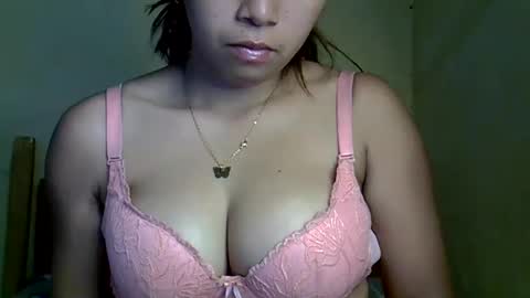 Snapshot of prettyy01 chatting on May 28, 2:03 pm prettyy01 online show from May 28, 2:03 pm
