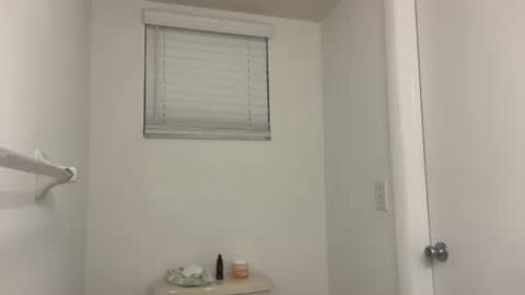 Snapshot of prettyyykittyyy22 chatting on September 17, 3:30 am prettyyykittyyy22 online show from September 17, 3:30 am