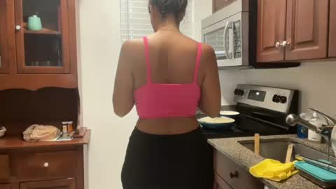 Snapshot of prettyyykittyyy22 chatting on September 17, 5:58 pm prettyyykittyyy22 online show from September 17, 5:58 pm