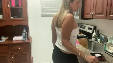 prettyyykittyyy22 online show from February 11, 10:37 pm