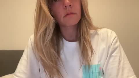 Snapshot of prettyyykittyyy22 chatting on July 31, 2:22 am prettyyykittyyy22 online show from July 31, 2:22 am