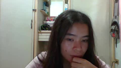 Snapshot of prety784828 chatting on April 20, 6:38 am prety784828 online show from April 20, 6:38 am