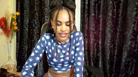 Snapshot of priceless_sexy chatting on September 13, 2:28 pm priceless_sexy online show from September 13, 2:28 pm