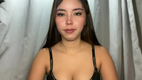 Snapshot of pricelessbeautyxxx chatting on July 13, 8:39 am TINA online show from July 13, 8:39 am