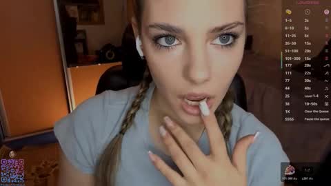 Amelia online show from January 10, 6:31 pm