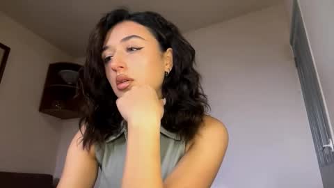 Snapshot of pricillalivsey chatting on December 2, 10:42 am Sofi online show from December 2, 10:42 am