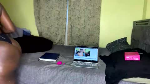 Snapshot of pricky375313 chatting on May 25, 5:13 am pricky375313 online show from May 25, 5:13 am
