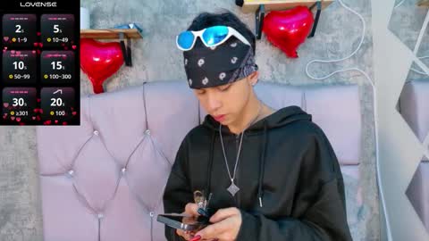 Apolo online show from March 5, 12:56 pm