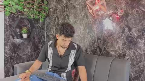 prince_arthur77 online show from April 29, 2:10 pm