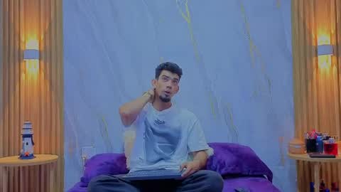 Snapshot of prince_arthur77 chatting on June 6, 2:55 pm prince_arthur77 online show from June 6, 2:55 pm
