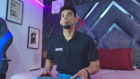 Snapshot of prince_arthur77 chatting on July 9, 1:48 pm prince_arthur77 online show from July 9, 1:48 pm