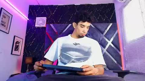 Snapshot of prince_arthur77 chatting on July 26, 4:14 pm prince_arthur77 online show from July 26, 4:14 pm