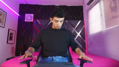 Snapshot of prince_arthur77 chatting on July 28, 1:32 pm prince_arthur77 online show from July 28, 1:32 pm