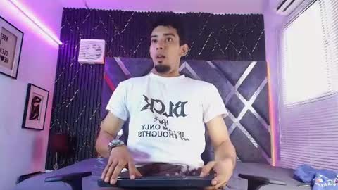 Snapshot of prince_arthur77 chatting on August 1, 1:21 pm prince_arthur77 online show from August 1, 1:21 pm