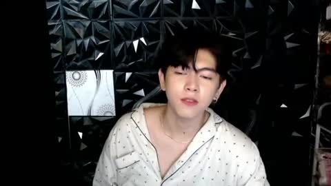 Snapshot of princecalix chatting on July 7, 5:17 pm princecalix online show from July 7, 5:17 pm