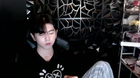 Snapshot of princecalix chatting on July 15, 5:18 pm princecalix online show from July 15, 5:18 pm