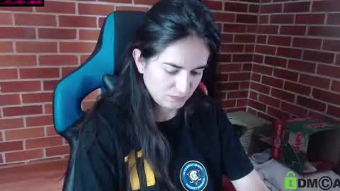 Snapshot of princesa_leia_zathur chatting on June 9, 3:23 pm Leia online show from June 9, 3:23 pm