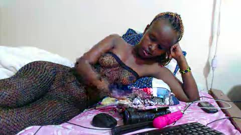 Snapshot of princeslov1 chatting on December 15, 7:12 am Shan online show from December 15, 7:12 am