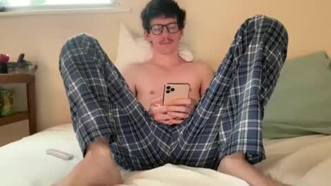 Peaches online show from February 15, 8:33 pm