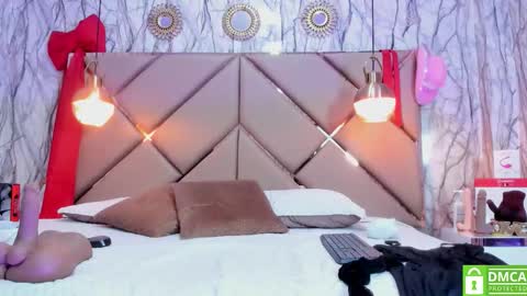 ANIEE online show from December 4, 1:42 pm