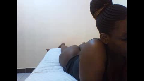 Snapshot of princess_cutie chatting on May 10, 5:45 am princess online show from May 10, 5:45 am