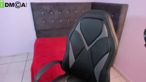 Snapshot of princess_foxxxy1 chatting on July 15, 8:25 pm Paula Princess online show from July 15, 8:25 pm
